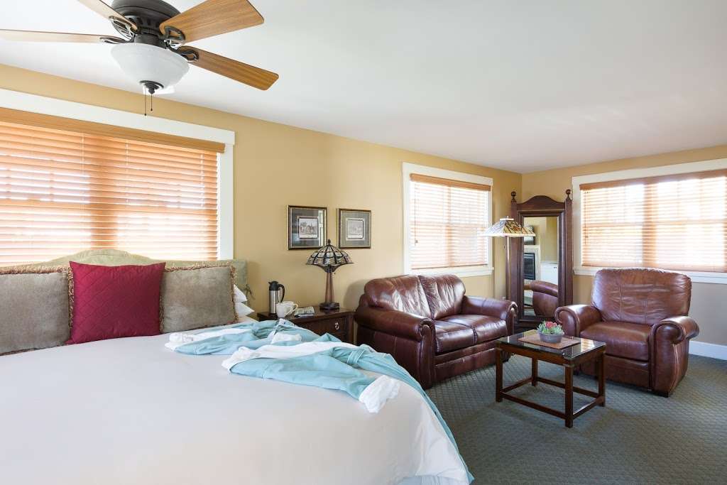 1906 Lodge | 1060 Adella Ave, Coronado, CA 92118, USA | Phone: (619) 437-1900