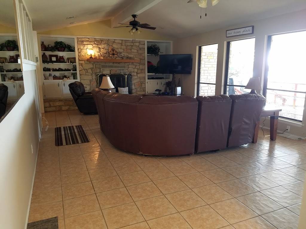 Dog Friendly 3 BR Vacation Rental | 4833 Eck Ln, Austin, TX 78734, USA | Phone: (310) 493-6777