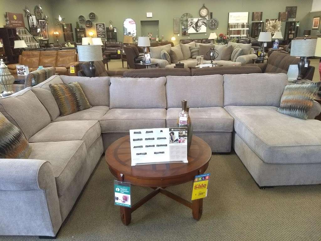 Raymour & Flanigan Furniture and Mattress Store | 1471 US Route 1 South, North Brunswick Township, NJ 08902, USA | Phone: (732) 875-4862