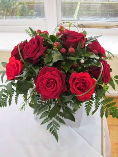 Flowers 4 U | Acreland Green, Pleshey, Chelmsford CM3 1HP, UK | Phone: 01245 231277