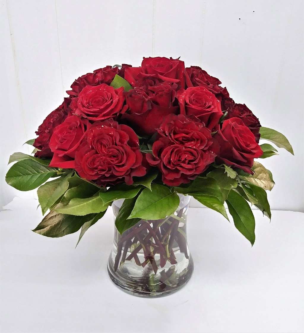 Eagledale Florist | 3615 W 30th St, Indianapolis, IN 46222 | Phone: (317) 924-4249