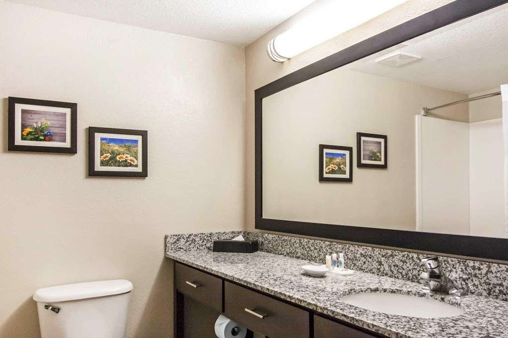 Comfort Suites Maingate East | 2775 Florida Plaza Blvd, Kissimmee, FL 34746 | Phone: (407) 397-7848