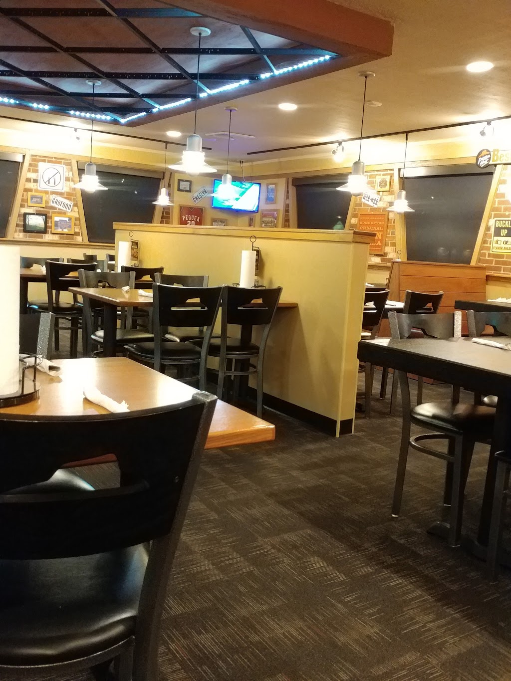 Pizza Hut | 633 W Main St, New Holland, PA 17557 | Phone: (717) 354-8166