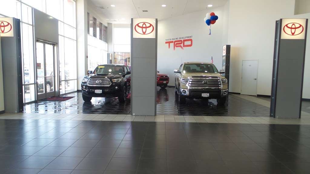 Toyota of Lancaster | 43301 12th St W, Lancaster, CA 93534 | Phone: (661) 948-0731