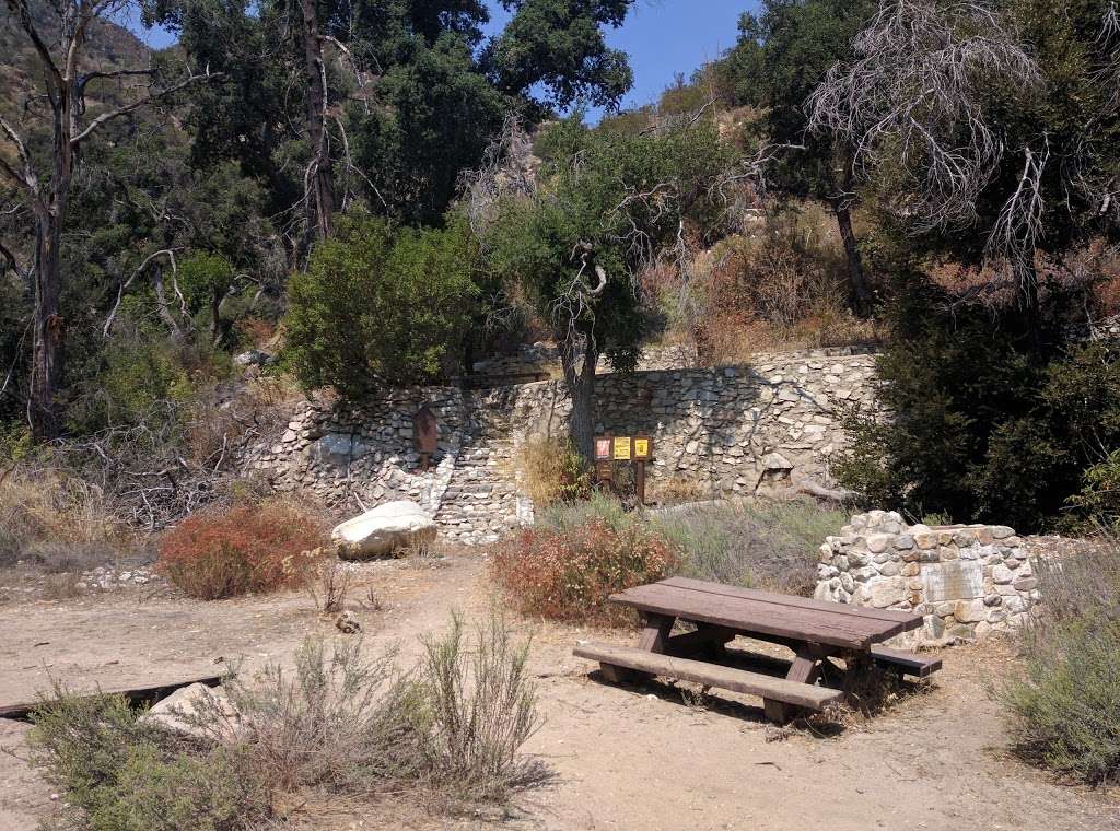 Paul Little Picnic Site | Altadena, CA 91001