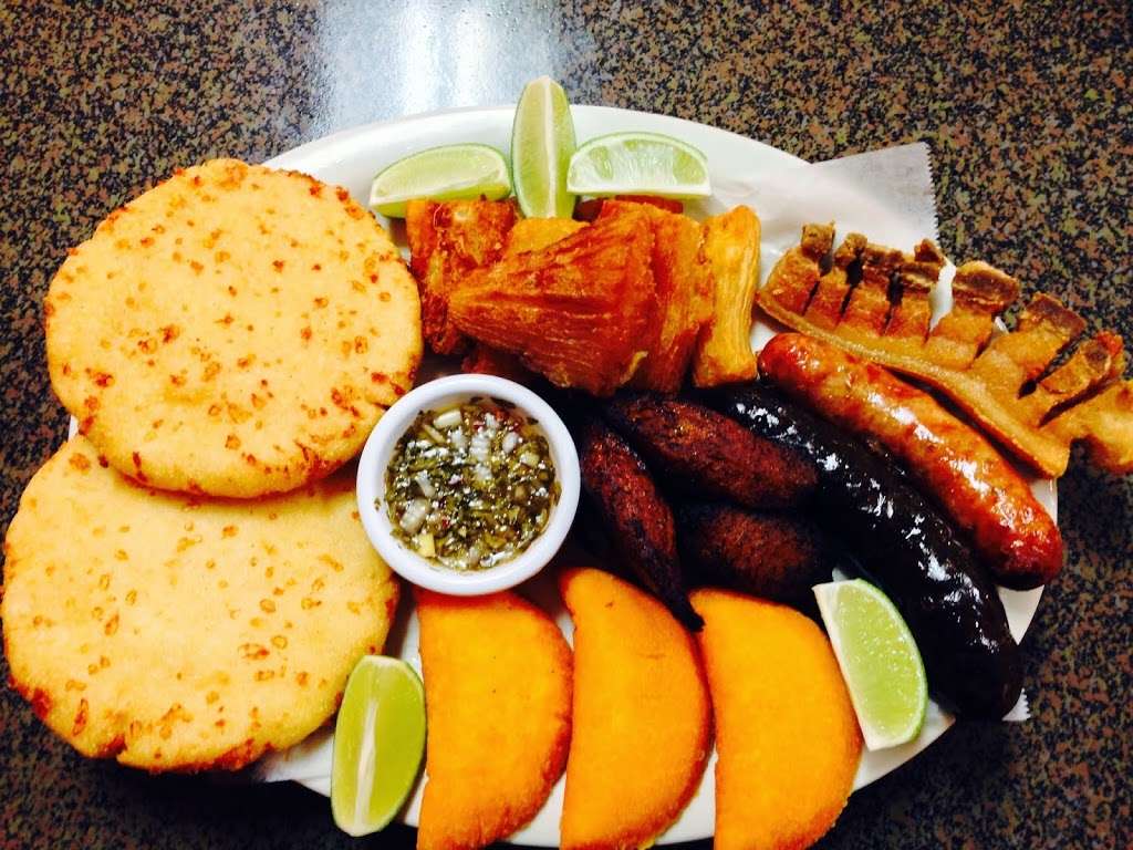 Mi Recuerdo Colombian & Mexican Restaurant | 7416 Fairbanks North Houston Rd, Houston, TX 77040, USA | Phone: (832) 295-0790