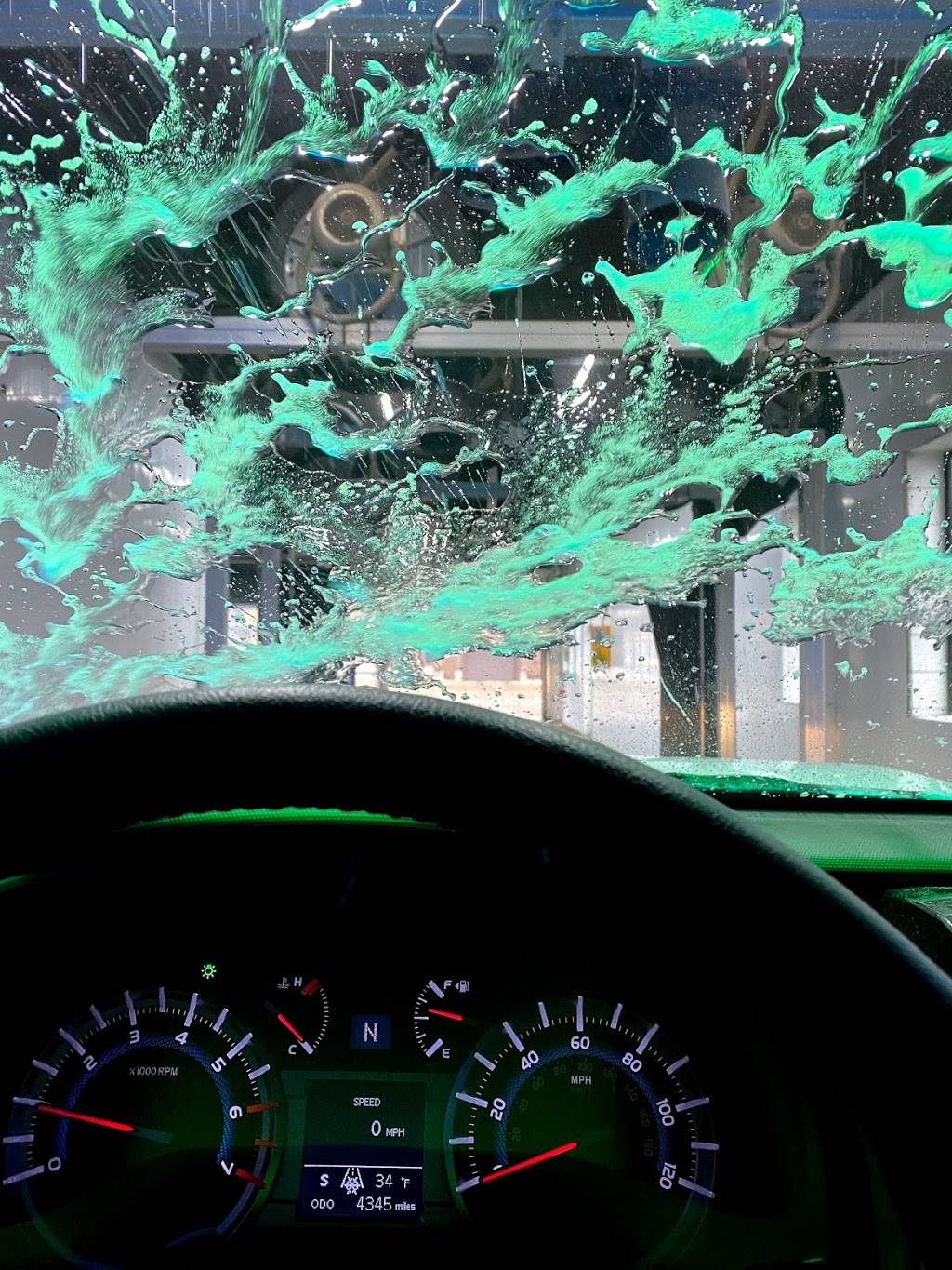 Mister Car Wash | 2202 University Ave, Madison, WI 53726, USA | Phone: (608) 238-1111