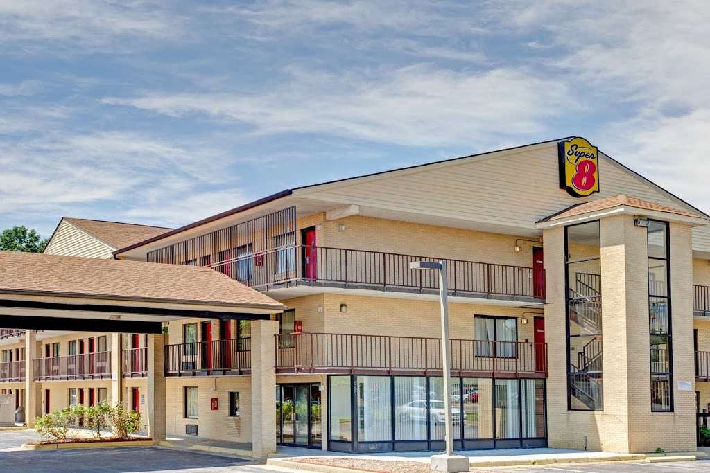 Super 8 by Wyndham Fredericksburg | 557Warrenton Road, Fredericksburg, VA 22405, USA | Phone: (540) 693-2379