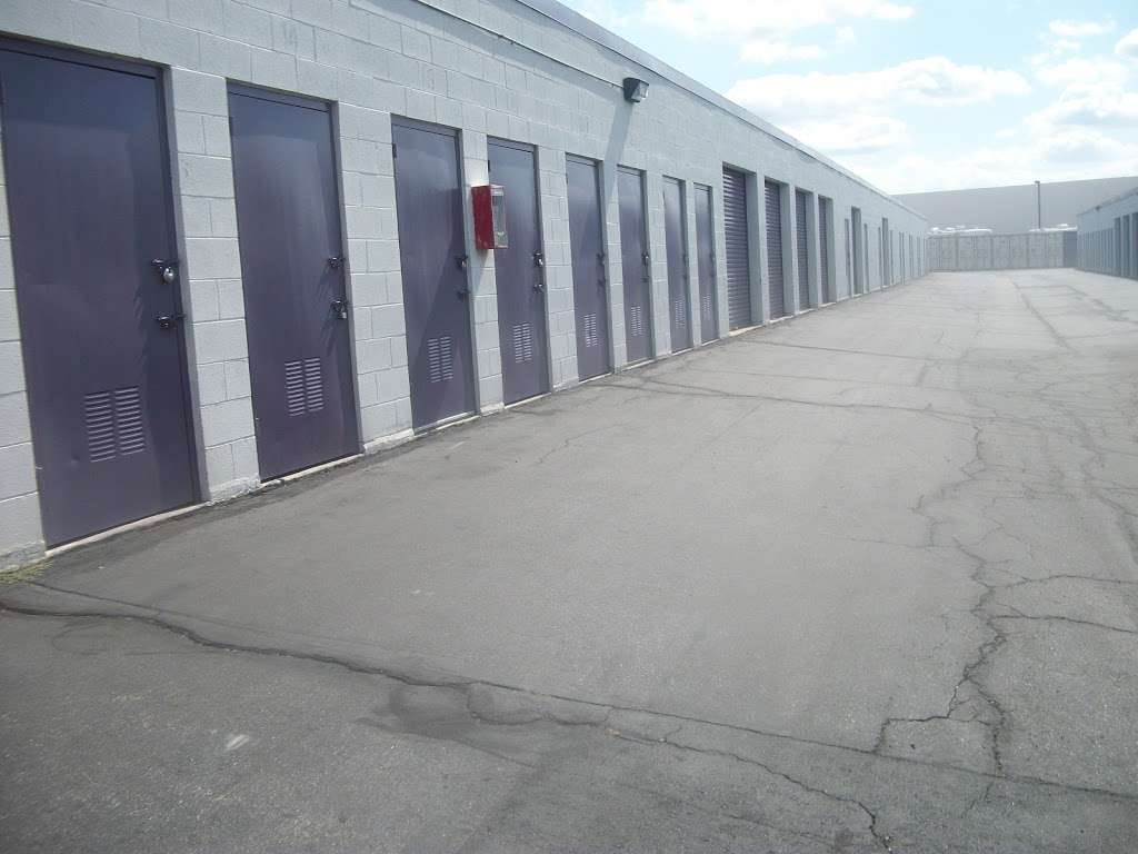 Extra Storage Riverside I | 6455 Van Buren Boulevard, Riverside, CA 92503 | Phone: (951) 643-7859