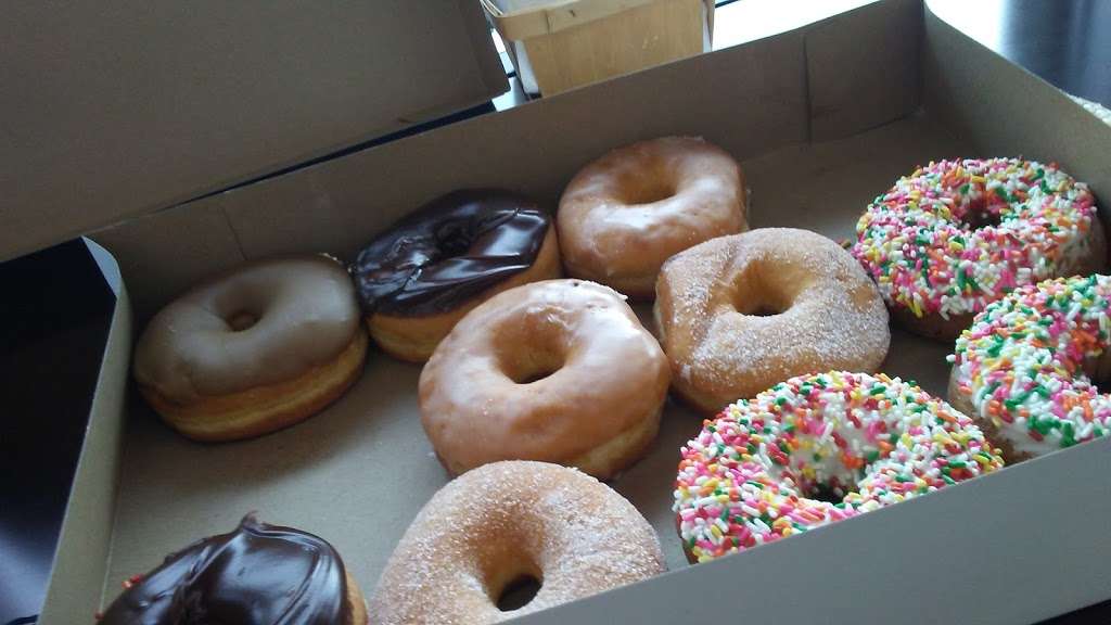 Angies Sugar Buzz Bakery | 1004 E Church St, Sandwich, IL 60548, USA | Phone: (815) 786-7774