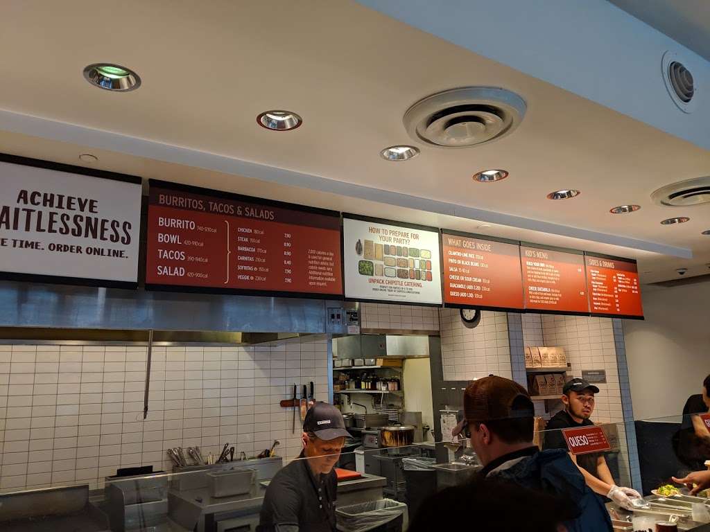 Chipotle Mexican Grill | 2696 Pinole Valley Rd, Pinole, CA 94564, USA | Phone: (510) 283-0070