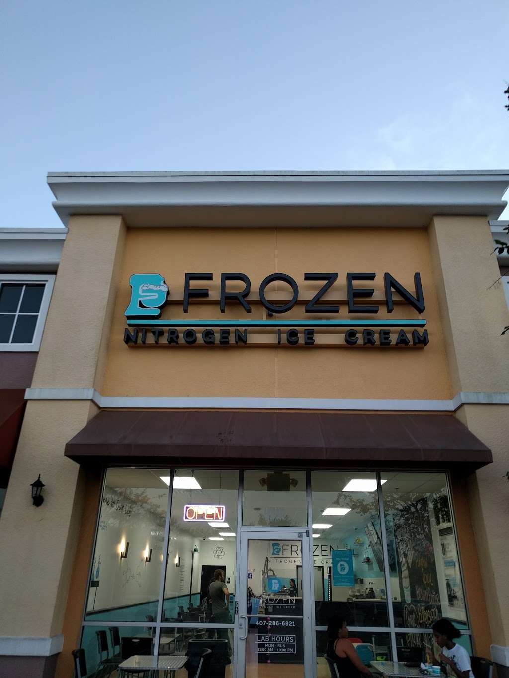 Frozen Nitrogen Ice Cream | 4498 N Alafaya Trail suite 330, Orlando, FL 32826 | Phone: (407) 286-6821