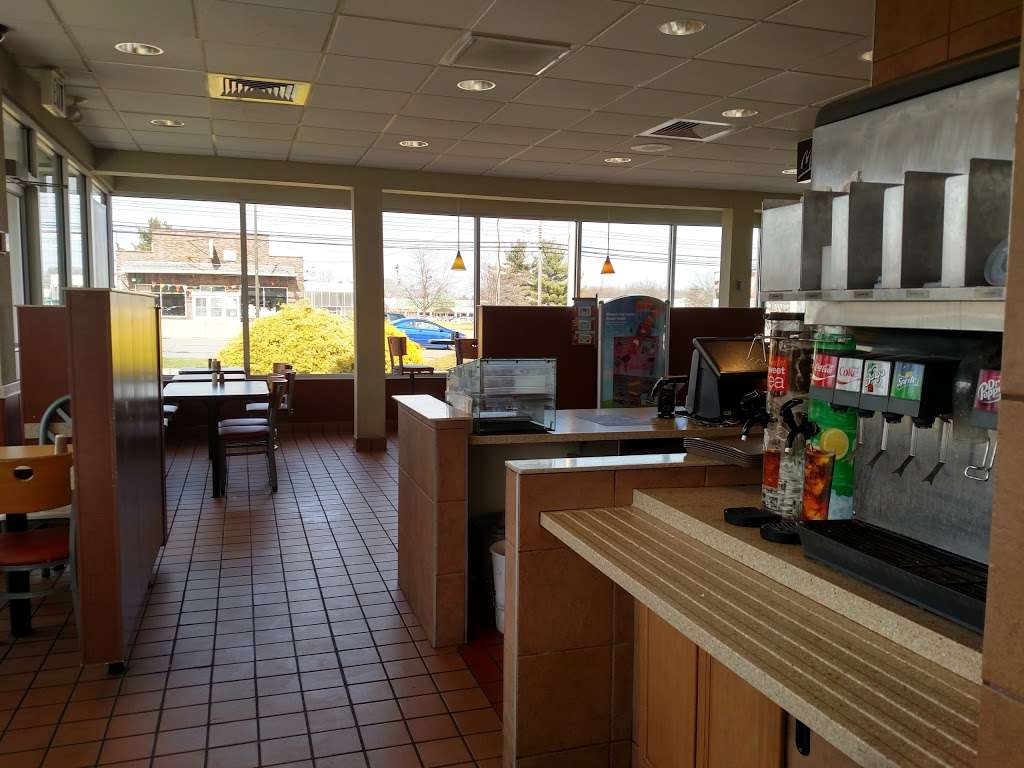 McDonalds | 2752 MacArthur Rd, Whitehall, PA 18052, USA | Phone: (610) 776-8122