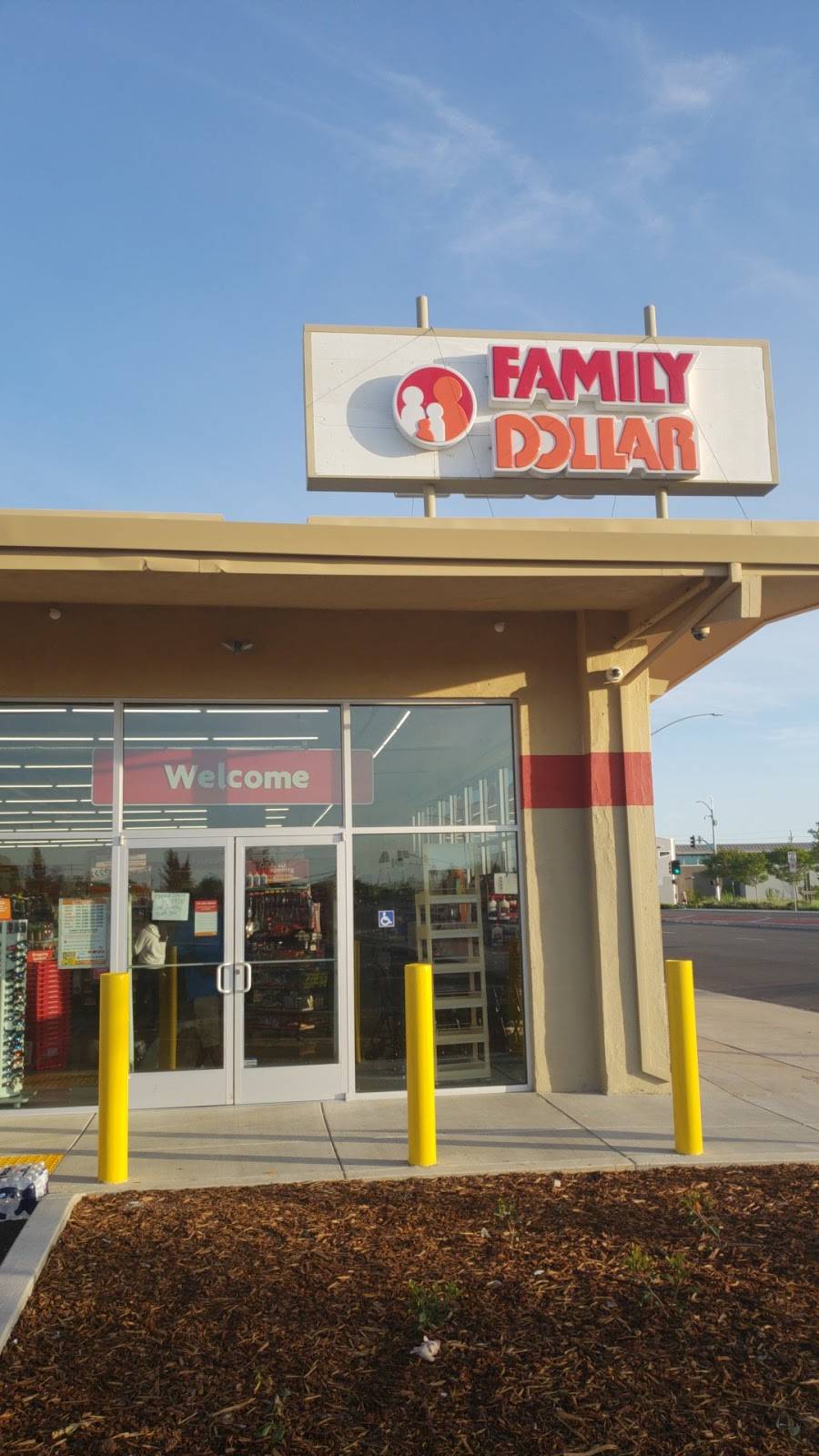 Family Dollar | 2350 S Airport Way, Stockton, CA 95206 | Phone: (209) 924-4046