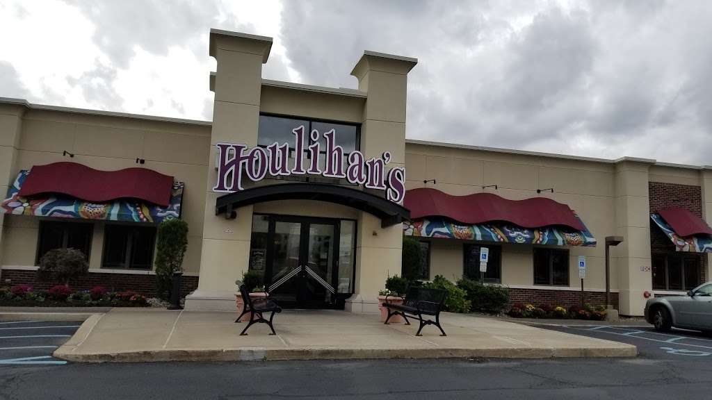 Houlihans | 1288 Route US Highway 22 E, Bridgewater, NJ 08807 | Phone: (908) 252-1300