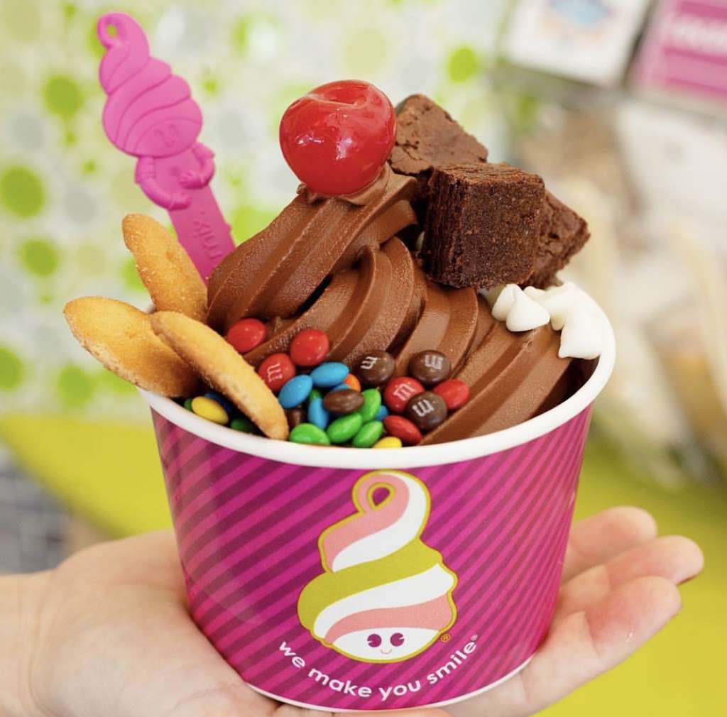 Menchies Frozen Yogurt | 2617 W Osceola Pkwy # B-37, Kissimmee, FL 34741, USA | Phone: (407) 201-8948