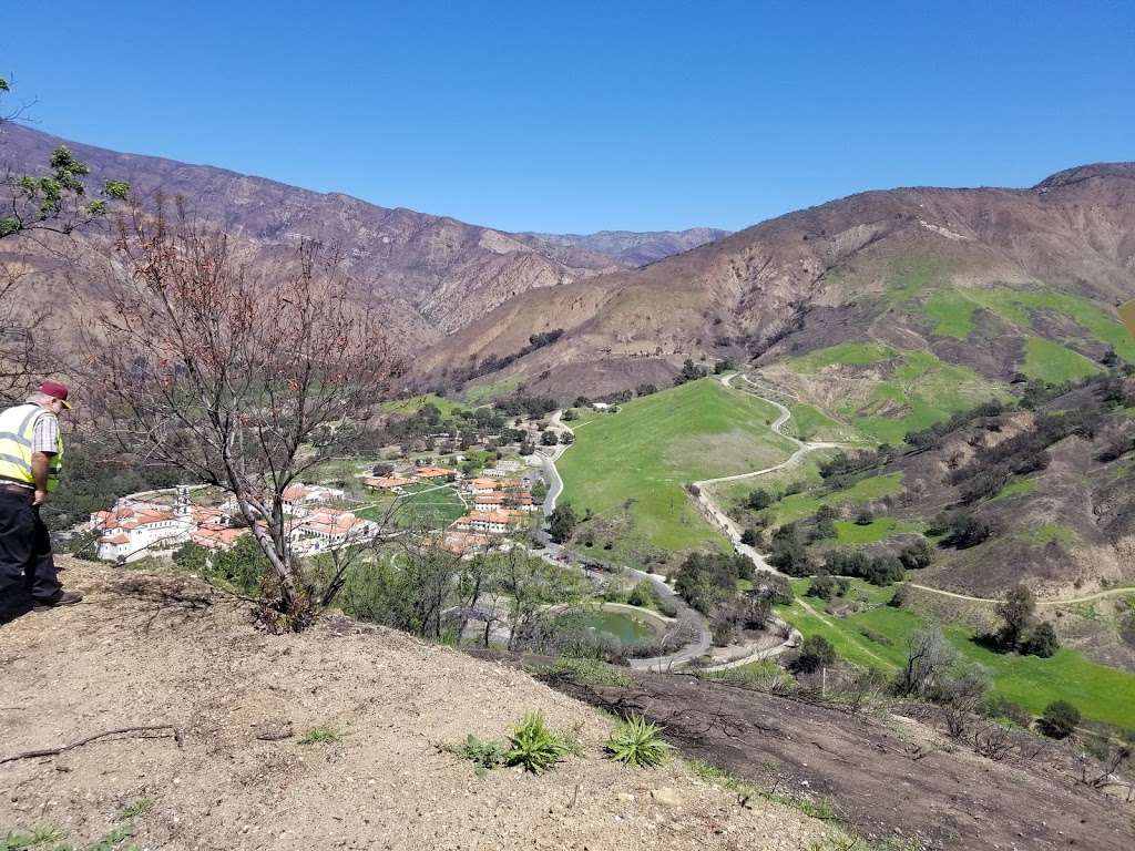 Roadside Parking | Ojai Rd, Santa Paula, CA 93060