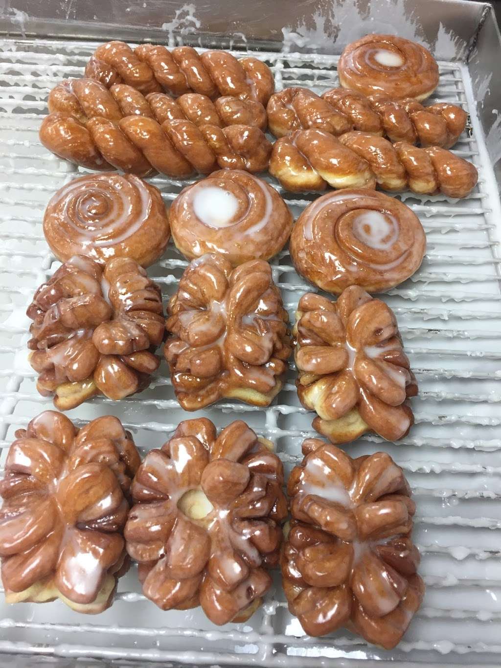 Snow Flake Donuts | 3011 Broadway Avenue J, Galveston, TX 77550, USA | Phone: (409) 443-5881