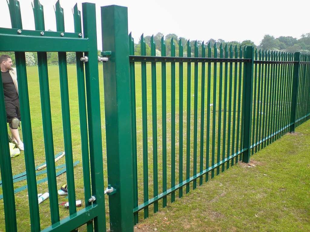 Guardian Security Fencing | Hunters Chase Garden Centre, Hunters Chase, Hutton, Brentwood CM13 1SN, UK | Phone: 01277 630787