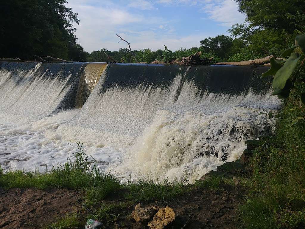 Root River Dam | 3700 Old Mill Dr, Racine, WI 53405, USA