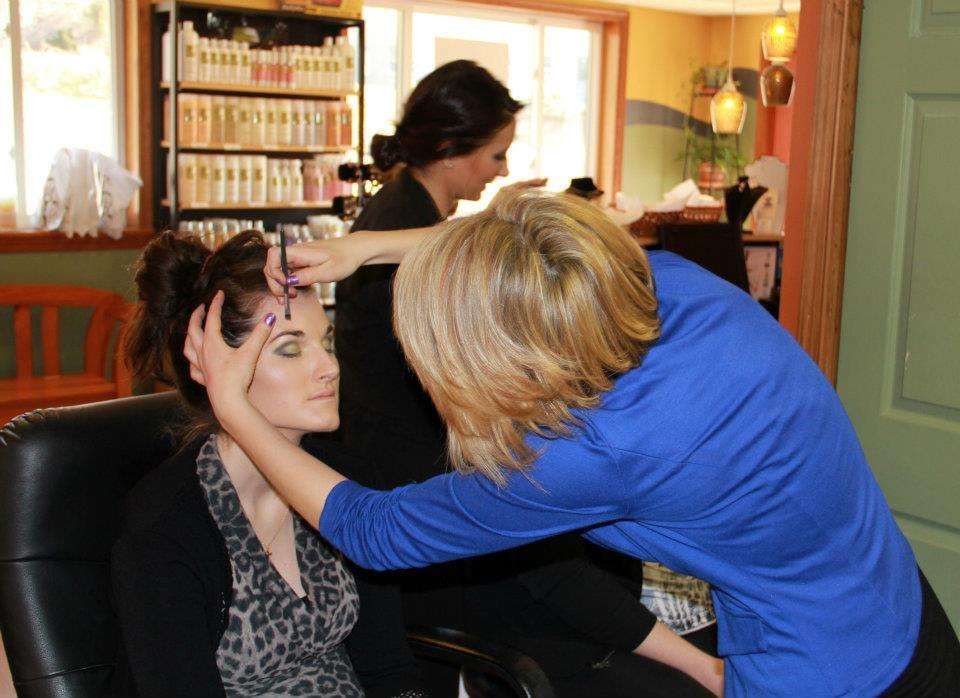 SALON COTTETA | 605 Farmington Ave, Pottstown, PA 19464, USA | Phone: (610) 326-5440