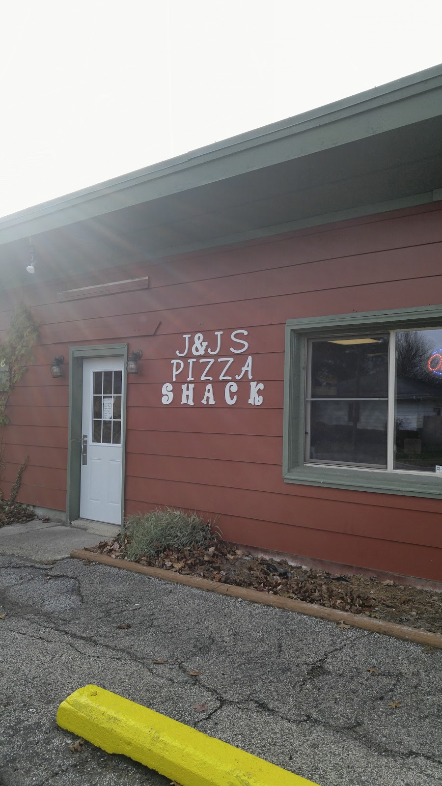 J&J′s Pizza Shack | 1508 I St, La Porte, IN 46350, USA | Phone: (219) 362-4290