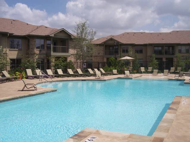 Stone Lake Apartments | 2651 Stone Lake Dr, Grand Prairie, TX 75050, USA | Phone: (682) 276-2415