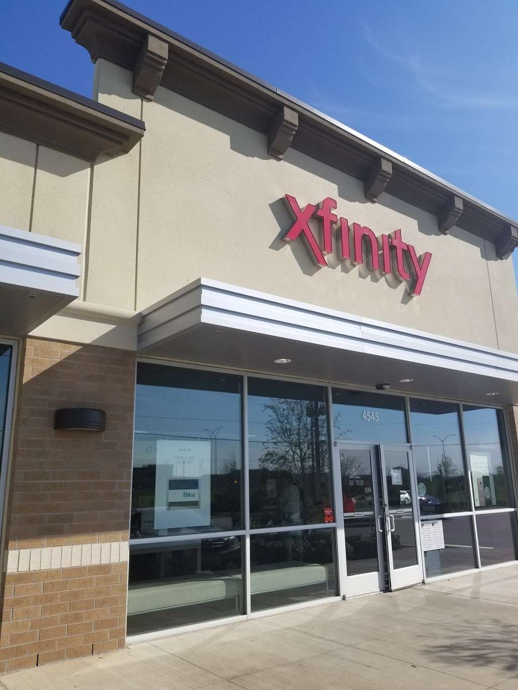 Xfinity Store by Comcast | 4545 East Sam Houston Pkwy S, Pasadena, TX 77505, USA | Phone: (800) 934-6489