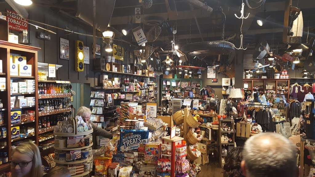 Cracker Barrel Old Country Store | 1971 Carl D. Silver Parkway, Fredericksburg, VA 22401, USA | Phone: (540) 785-8352