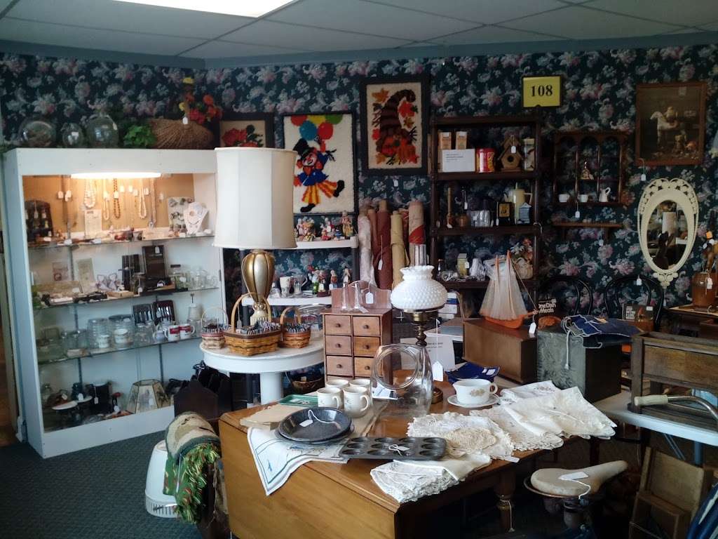 Southport Antique Mall | 2028 E Southport Rd, Indianapolis, IN 46227, USA | Phone: (317) 786-8246