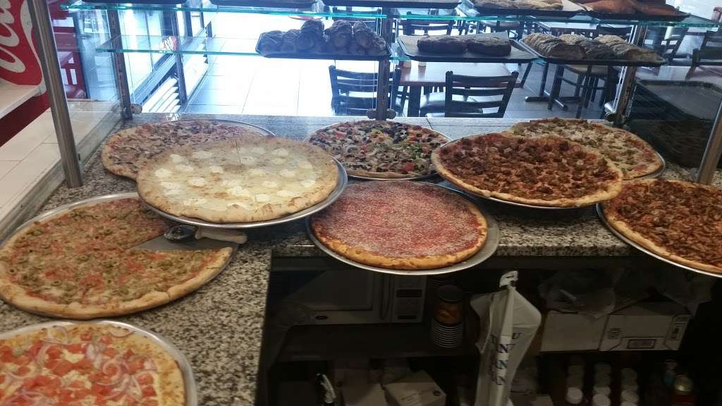 Slices | 250 Norwood Ave, Oakhurst, NJ 07755, USA | Phone: (732) 531-6811