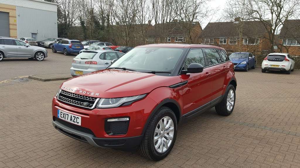 Lookers Land Rover, Bishops Stortford | Stortford Hall Industrial Park, Dunmow Rd, Bishops Stortford CM23 5GZ, UK | Phone: 01279 947048