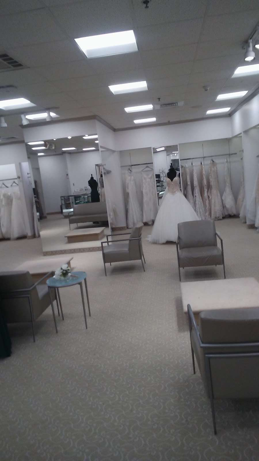 Macys Bridal Salon by Demetrios | 1100 Northern Blvd, Manhasset, NY 11030, USA | Phone: (516) 869-0391