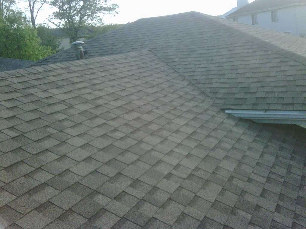 E&F ROOFING INC. Siding and Gutters | 7803 S Lockwood Ave, Burbank, IL 60459 | Phone: (708) 774-5628