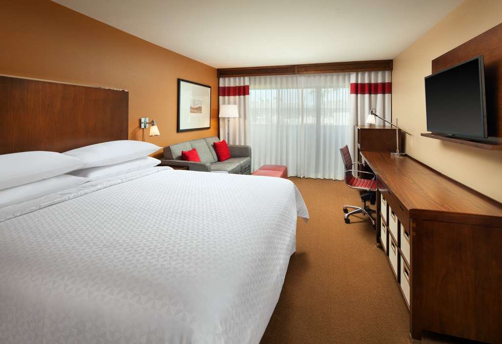 Four Points by Sheraton Phoenix South Mountain | 10831 S 51st St, Phoenix, AZ 85044, USA | Phone: (480) 893-3000