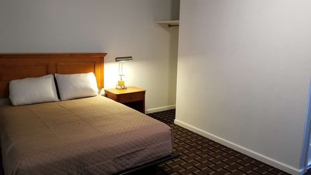 Budget Inn Breezewood | 16348 Lincoln Hwy, Breezewood, PA 15533, USA | Phone: (814) 735-4440