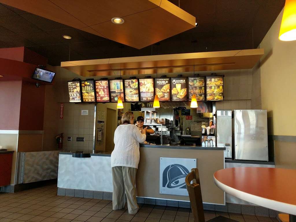 Taco Bell | 5626 E Santa Ana Canyon Rd, Anaheim, CA 92807 | Phone: (714) 998-3077