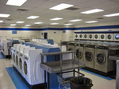 Grange Avenue Maytag Coin Laundry | 2750 W Grange Ave, Greenfield, WI 53221, USA | Phone: (877) 296-8162