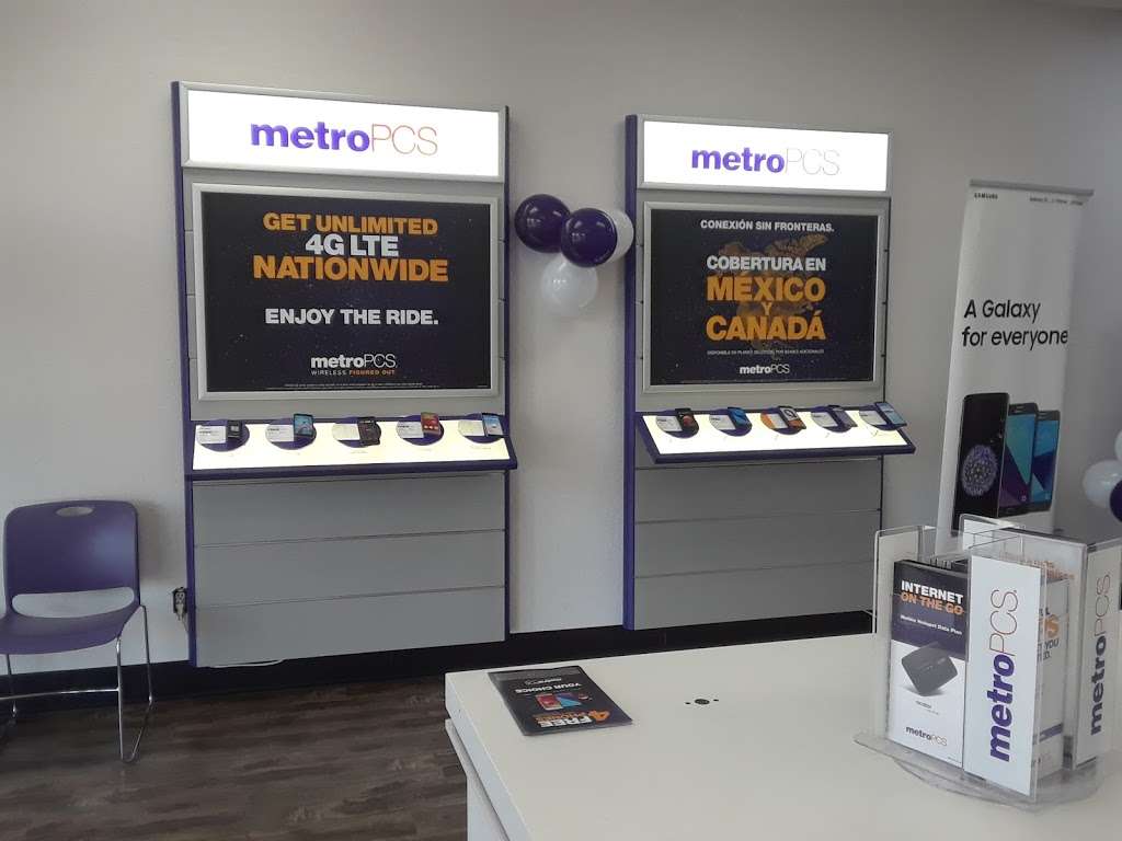 Metro by T-Mobile | 19042 La Puente Rd, West Covina, CA 91792, USA | Phone: (626) 965-0555