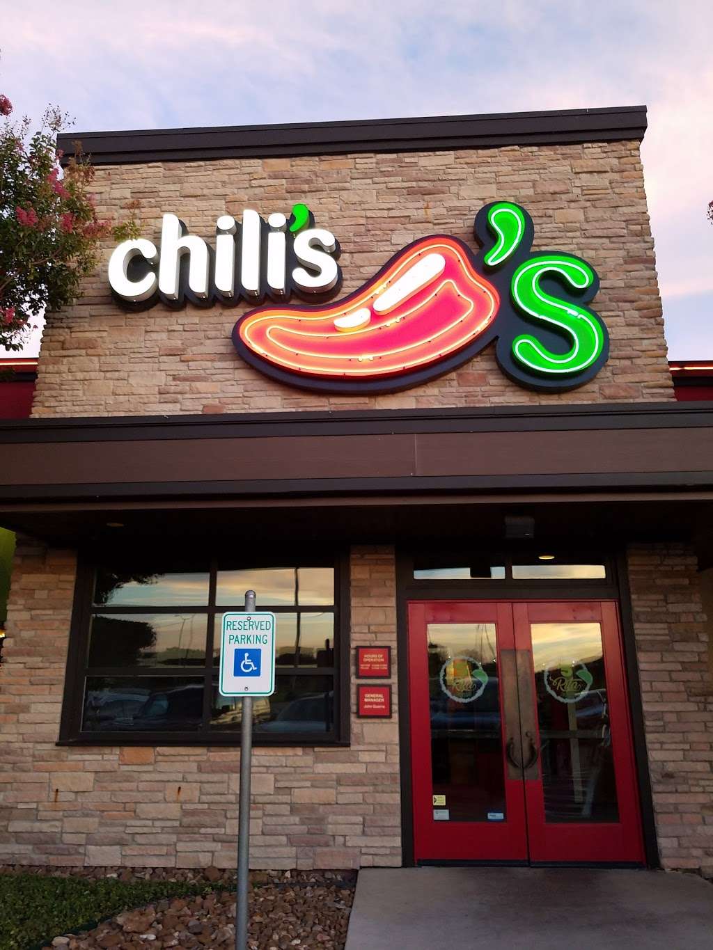 Chilis Grill & Bar | 17650 N Interstate 35 Frontage Rd, Schertz, TX 78154 | Phone: (210) 566-0247