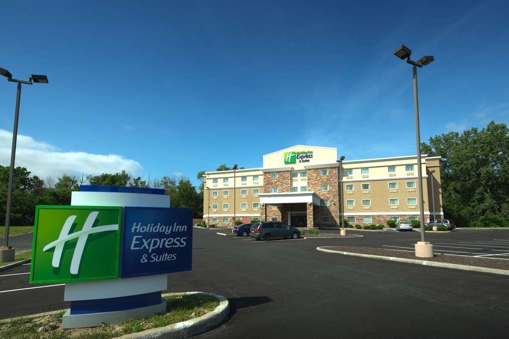 Holiday Inn Express & Suites Carmel North - Westfield | 15131 Thatcher Ln, Carmel, IN 46033 | Phone: (317) 575-0000