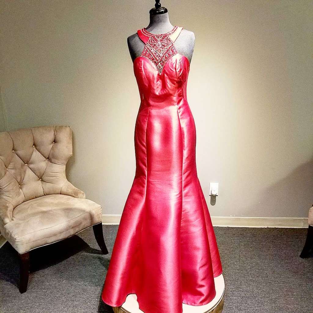 Mirthas Fashion and Quince | 3947, 2829 Strawberry Rd, Pasadena, TX 77502 | Phone: (832) 925-8492