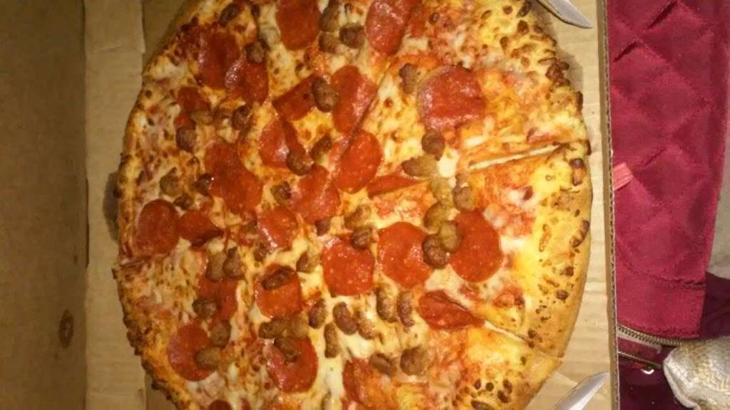 Dominos Pizza | 3220 S East St, Indianapolis, IN 46227, USA | Phone: (317) 784-7755