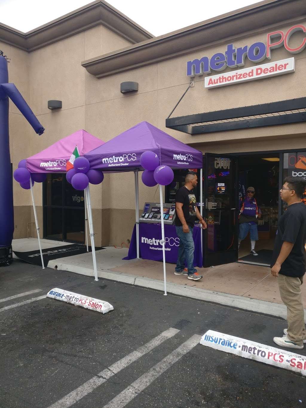 Metro by T-Mobile | 1015 S Bristol St, Santa Ana, CA 92703, USA | Phone: (714) 550-1001