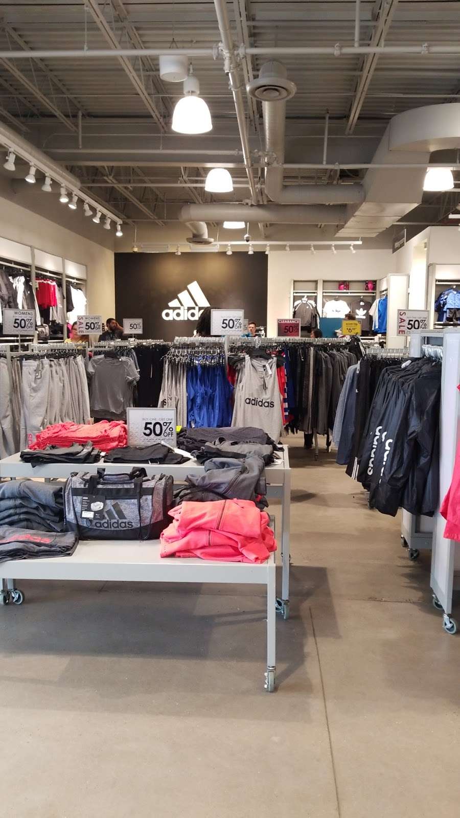 adidas Outlet | 537 Monmouth Rd Ste 198, Jackson, NJ 08527 | Phone: (732) 833-2901