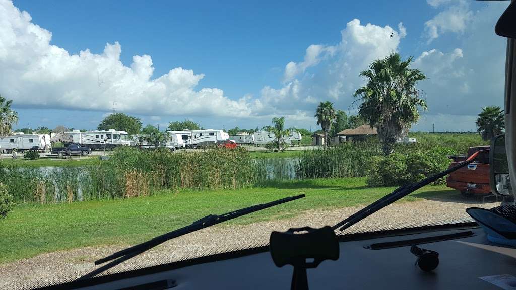 Bass & Bay RV Park | 2231 E Bay Shore Dr, San Leon, TX 77539 | Phone: (281) 339-1188