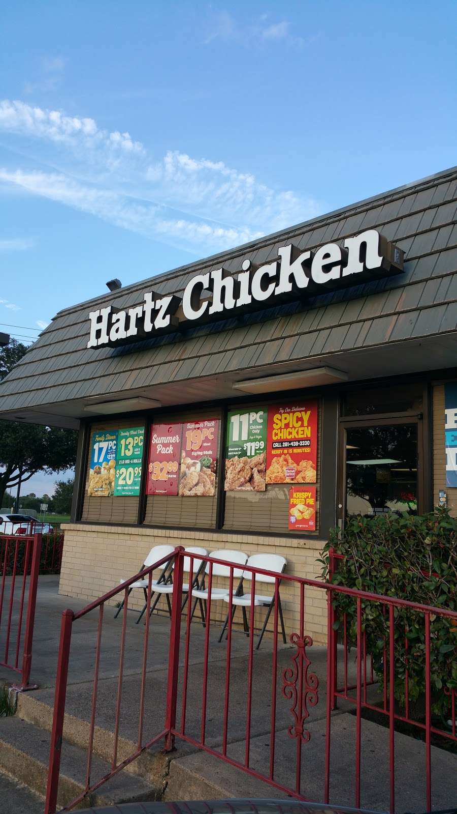 Hartz Chicken Buffet | 1655 Cartwright Rd, Missouri City, TX 77489 | Phone: (281) 438-3330