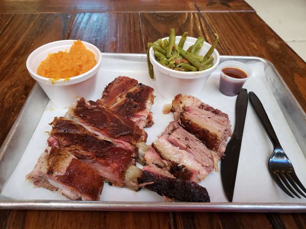 Augies Alamo City BBQ Steakhouse | 909 Broadway St, San Antonio, TX 78215, USA | Phone: (210) 314-3596