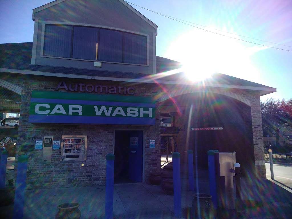 Lakeside Car Wash | 780 Lakeside Cir, Lewisville, TX 75057, USA | Phone: (214) 732-3489