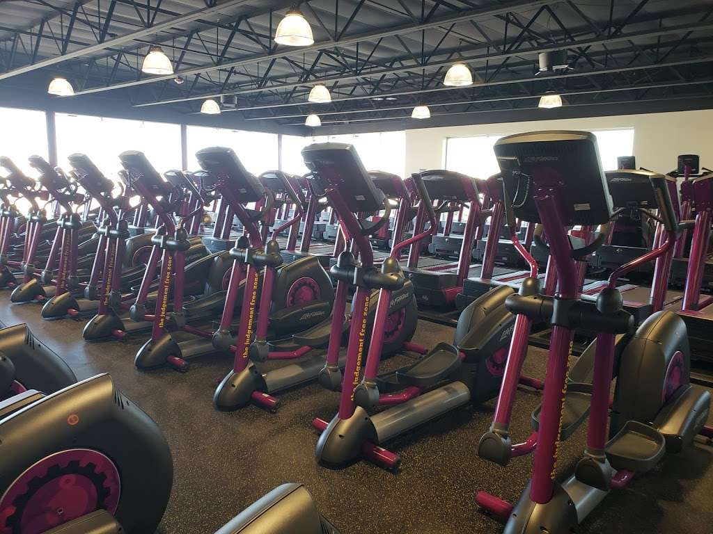 Planet Fitness | 201 Roosevelt Rd, Villa Park, IL 60181, USA | Phone: (630) 233-4867